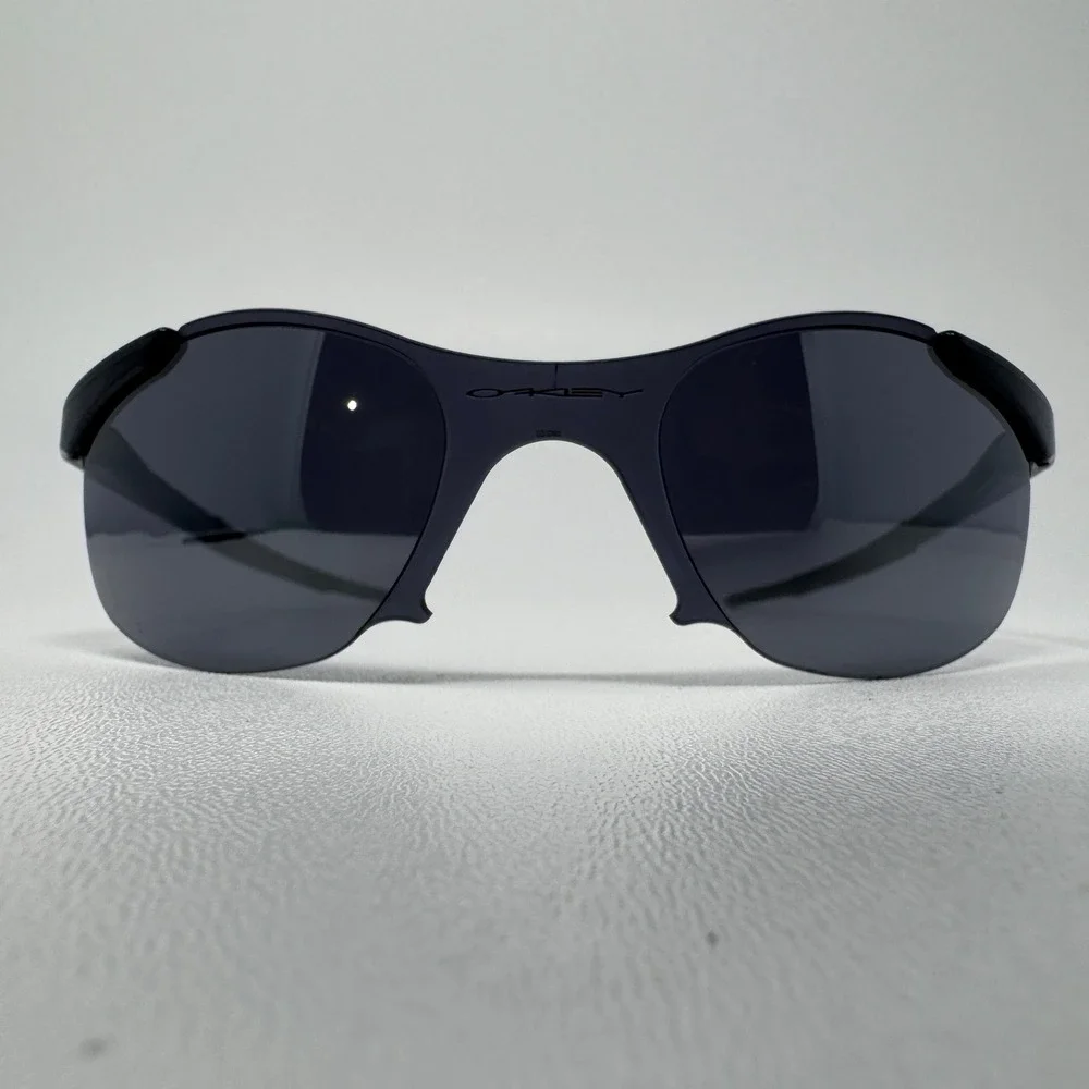 Vintage Y2K Oakley Sunglasses Black Frame Lightweight Sport
